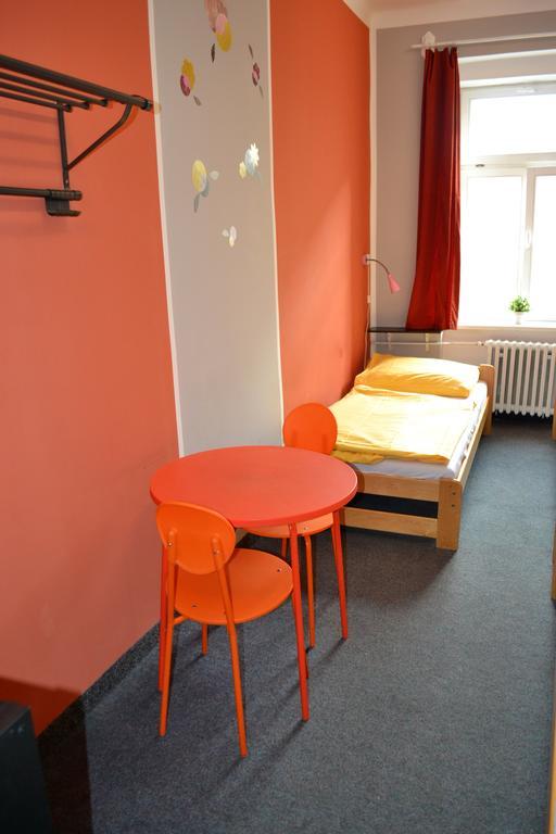 Hostel Advantage Praga Esterno foto