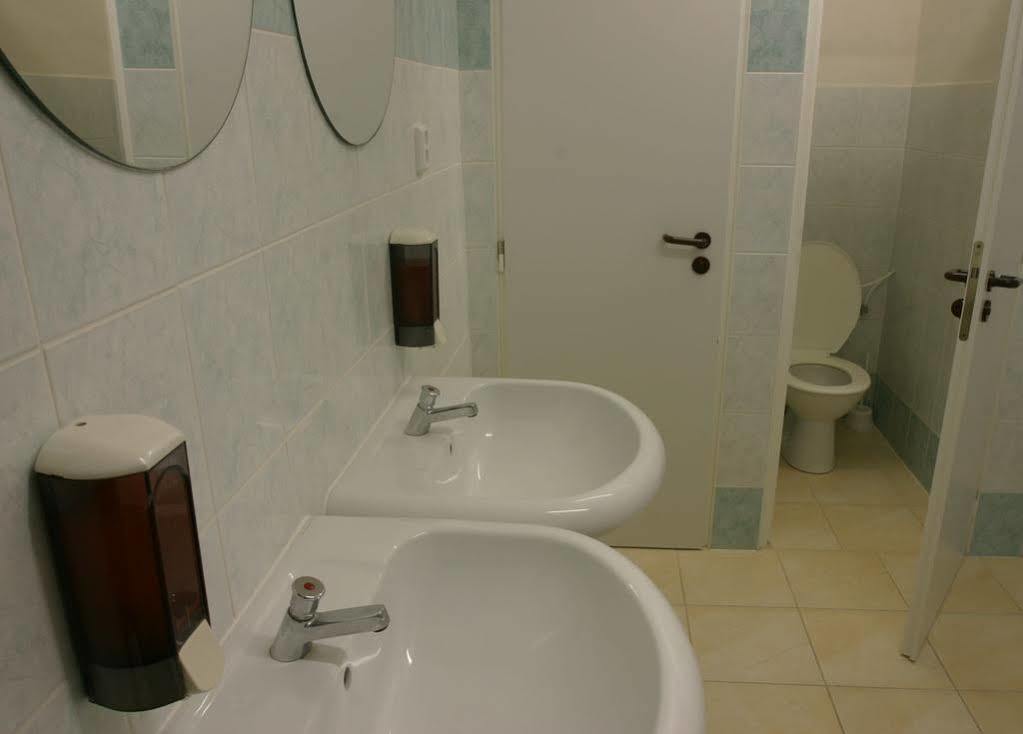 Hostel Advantage Praga Esterno foto