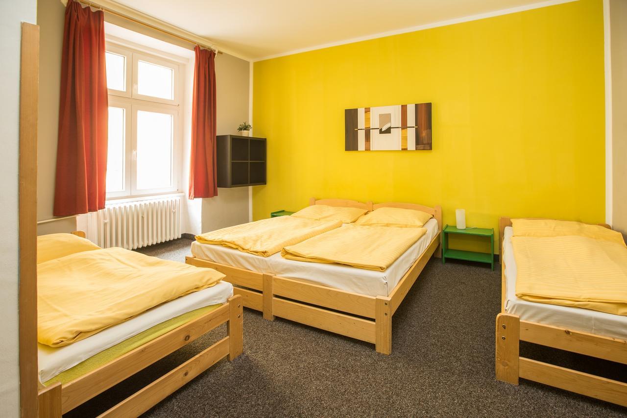 Hostel Advantage Praga Esterno foto