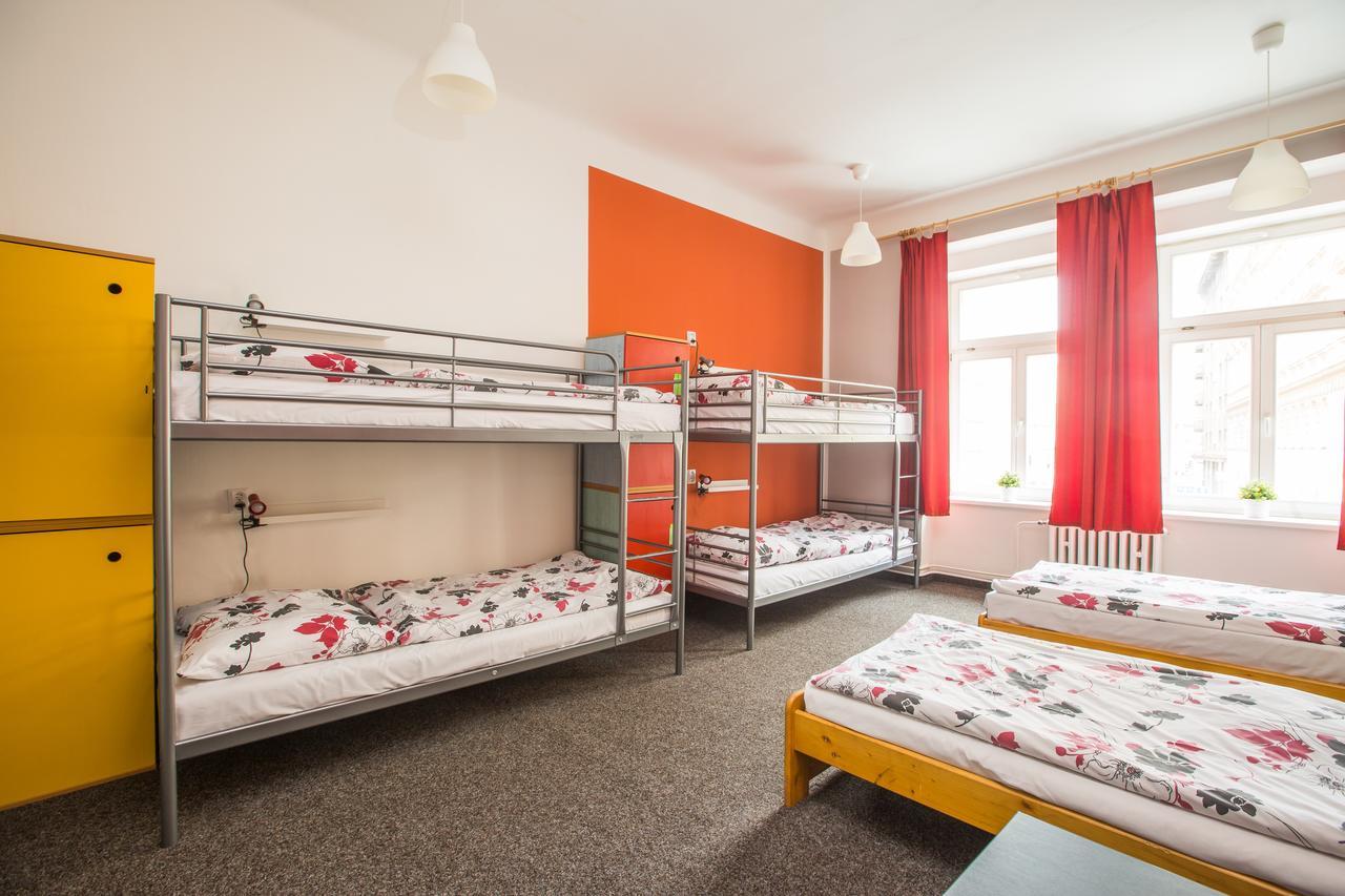 Hostel Advantage Praga Esterno foto