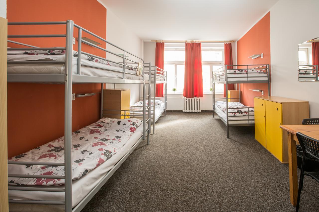 Hostel Advantage Praga Esterno foto